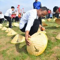 體育扶貧助力鄉(xiāng)村振興 | 農民健身大會 歡樂送到田間