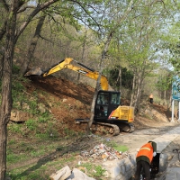 舞鋼市：學黨史辦實事 建設干線公路紅色小景