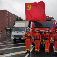 再戰(zhàn)強(qiáng)降雨！鄭州消防2000余名指戰(zhàn)員在全市86個(gè)救援站執(zhí)勤待命