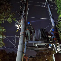 息縣電業(yè)工人：子夜搶修守護(hù)夏日清涼