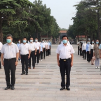 新鄉(xiāng)市退役軍人事務(wù)局舉行抗戰(zhàn)勝利紀念日“銘記歷史 致敬英雄”主題紀念活動