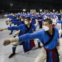 塔溝武校春晚真人演繹演武壁畫