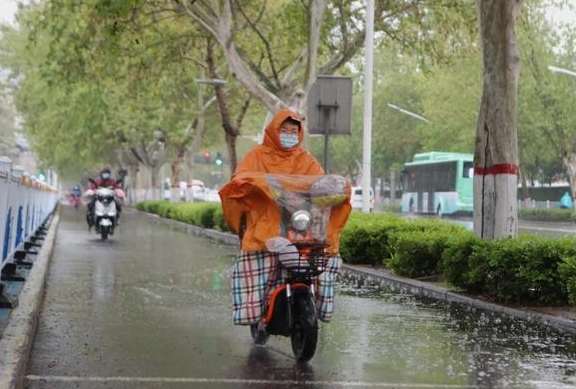 明起，鄭州將先后出現(xiàn)降雨大風降溫天氣